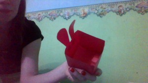 Поделки из бумаги. Зайчик своими руками. 