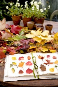 идеи осеннего декора с использованием листьев в качестве основы всех декораций